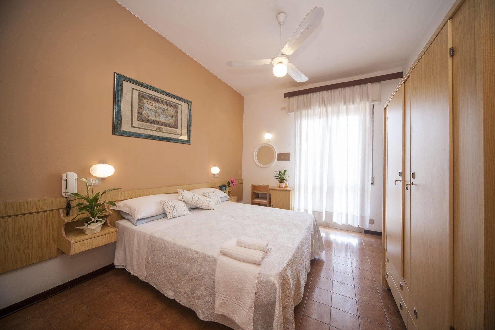 Hotel Venus بيلاريا-إيجيا مارينا المظهر الخارجي الصورة